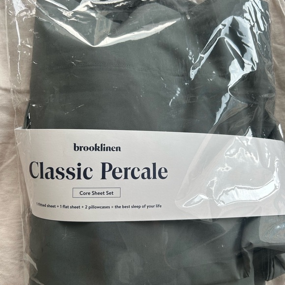 Brooklinen Classic Core Full Sheet Set in Botanical Green - Picture 1 of 4